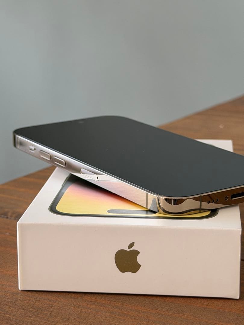 Apple iPhone 14 Pro ゴールド 256gbとiFace 美品