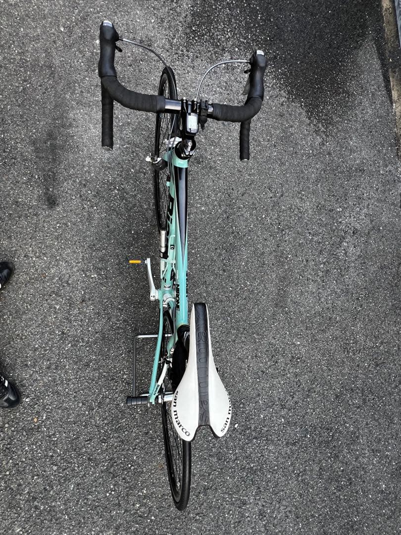 ぽ*た様 【希少な美品】Bianchi carbonロードバイク（C2C Nir