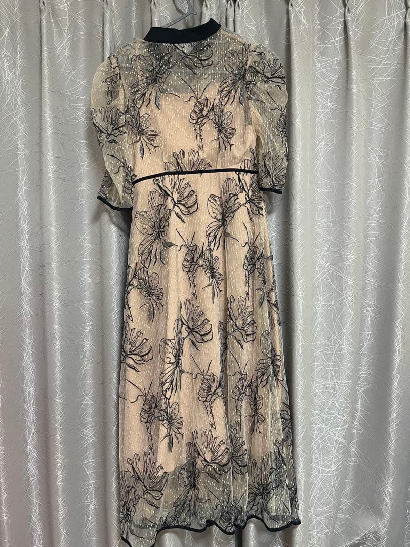 Leja パイピングハイネック花柄ラメレースワンピースドレス