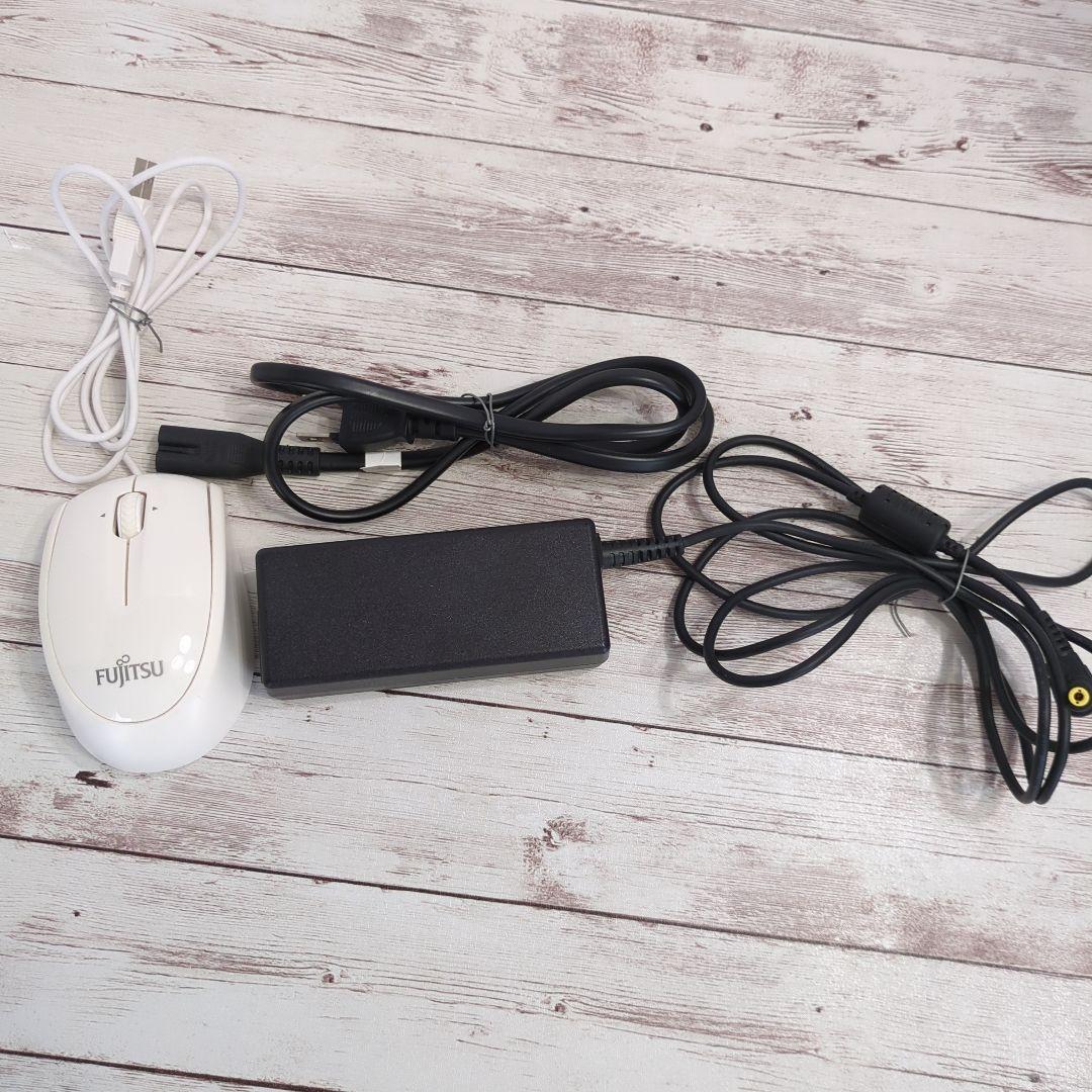 【美品】2021 富士通 FMVA LIFEBOOK ホワイト AH42/E1