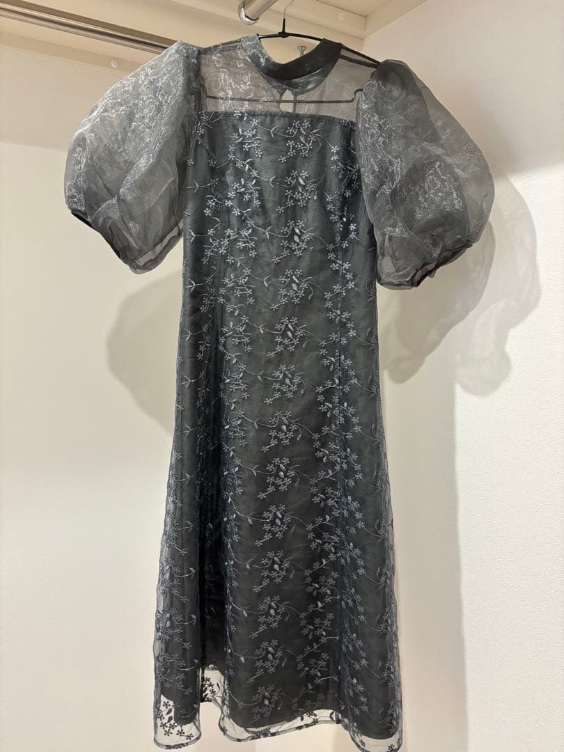 kana オケージョンドレス シアー素材 ボリューム袖 レース グレー Mサイズ