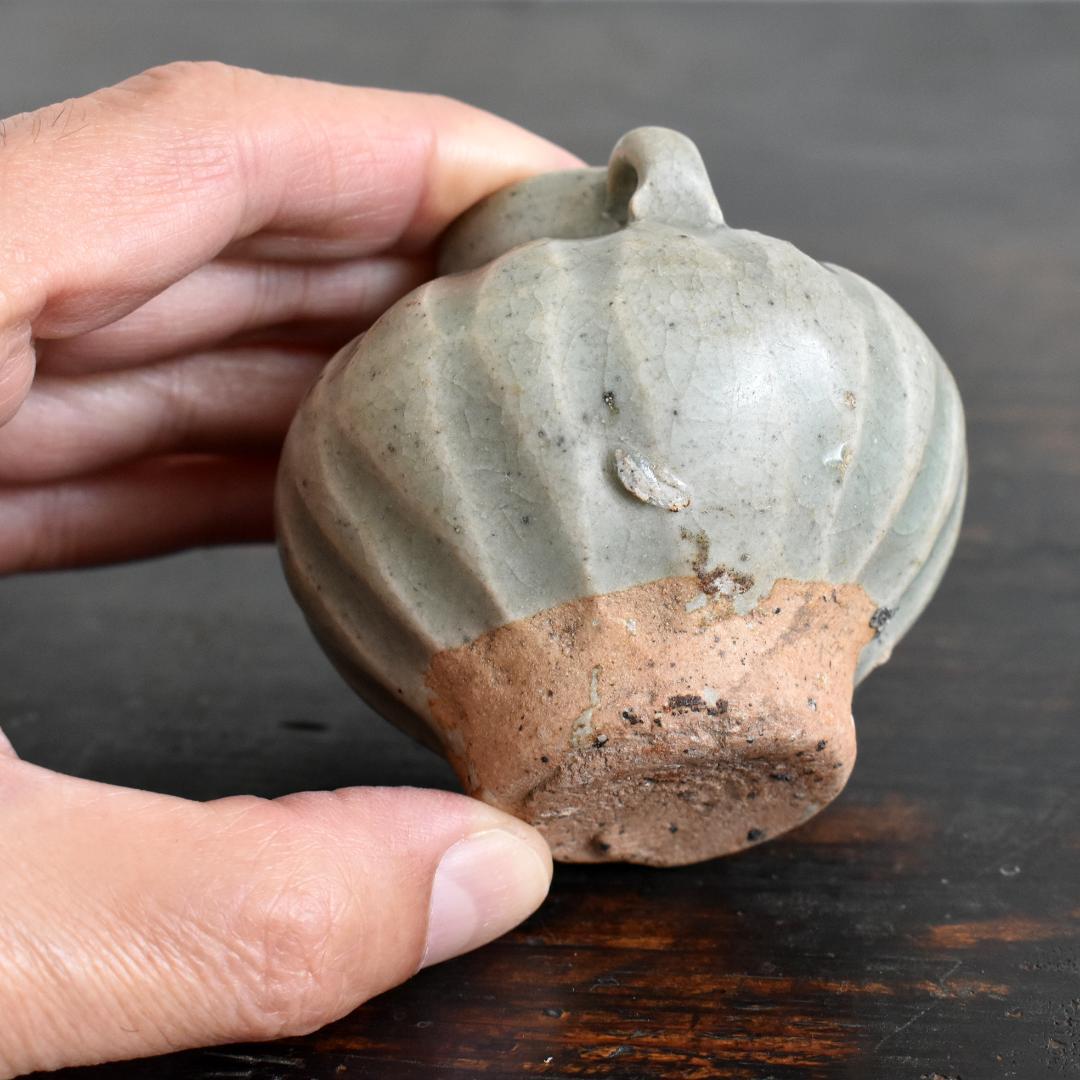 15～16世紀 東南アジア タイ宋胡録青磁鎬文双耳小壺2点セット スンコロク