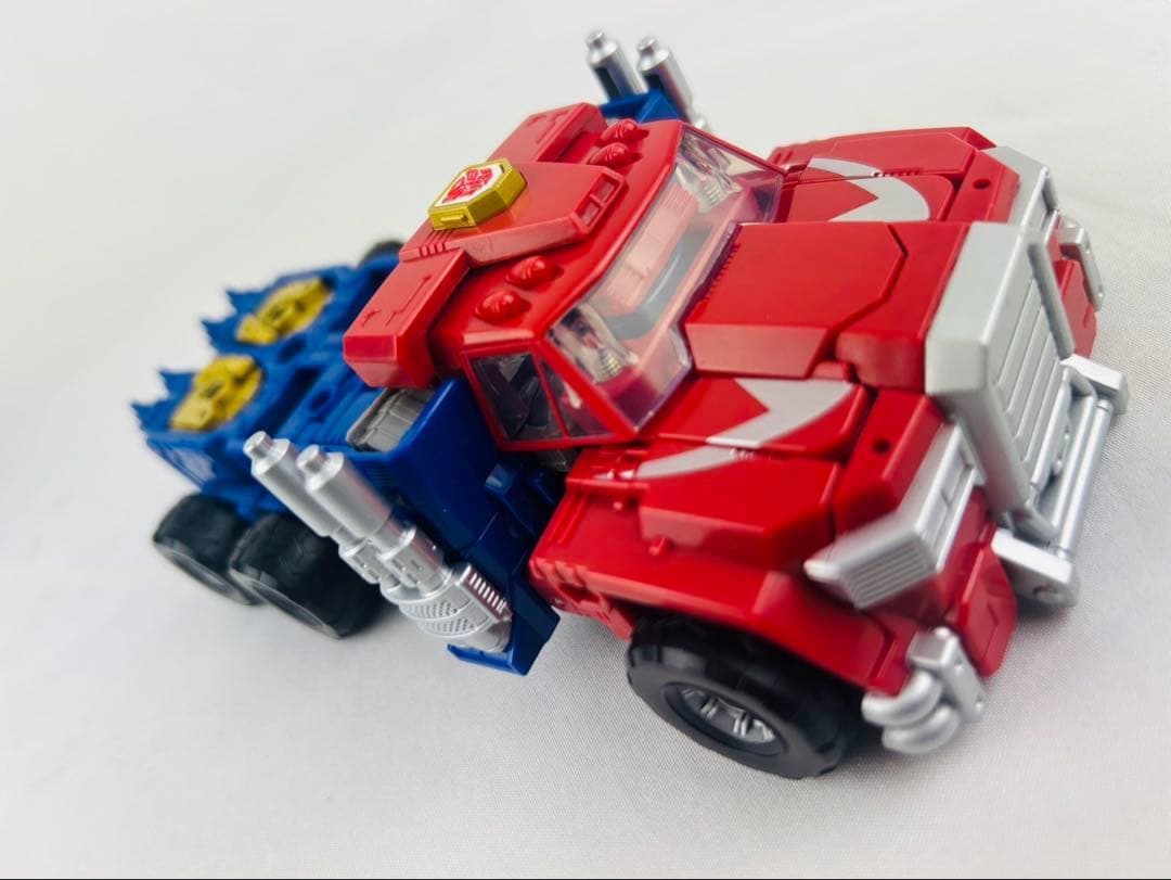 トランスフォーマーレガシー TL-48 オプティマスプライム アルマダユニバース