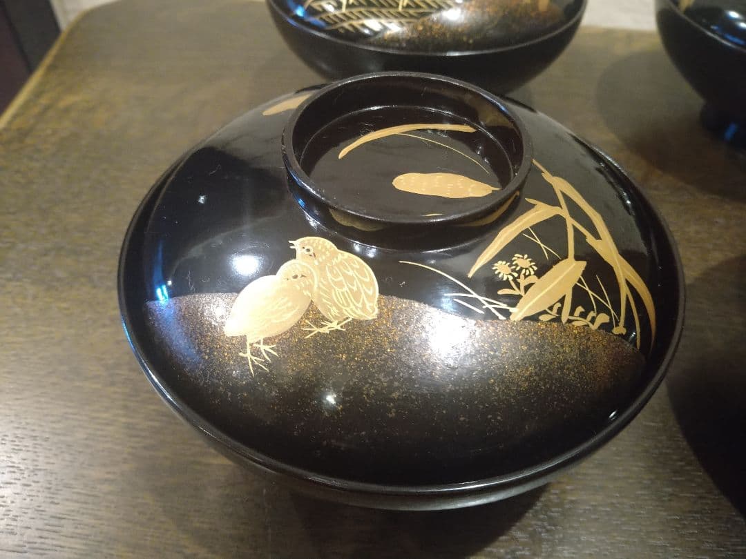 金箔装飾の黒漆塗りお椀4個セット