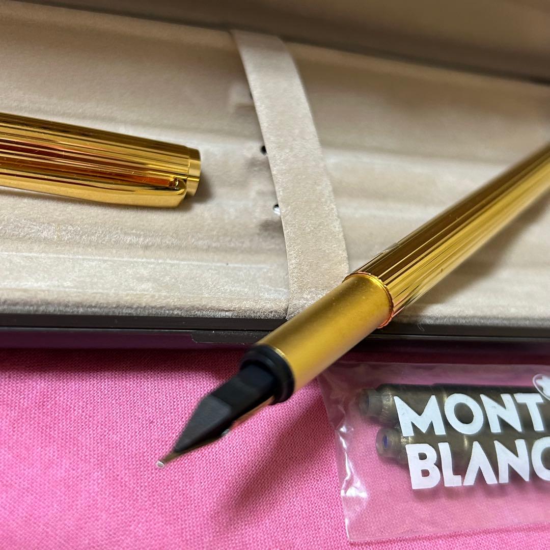未使用　モンブラン万年筆 ゴールドカラー　リブデザイン　585 ケース　付