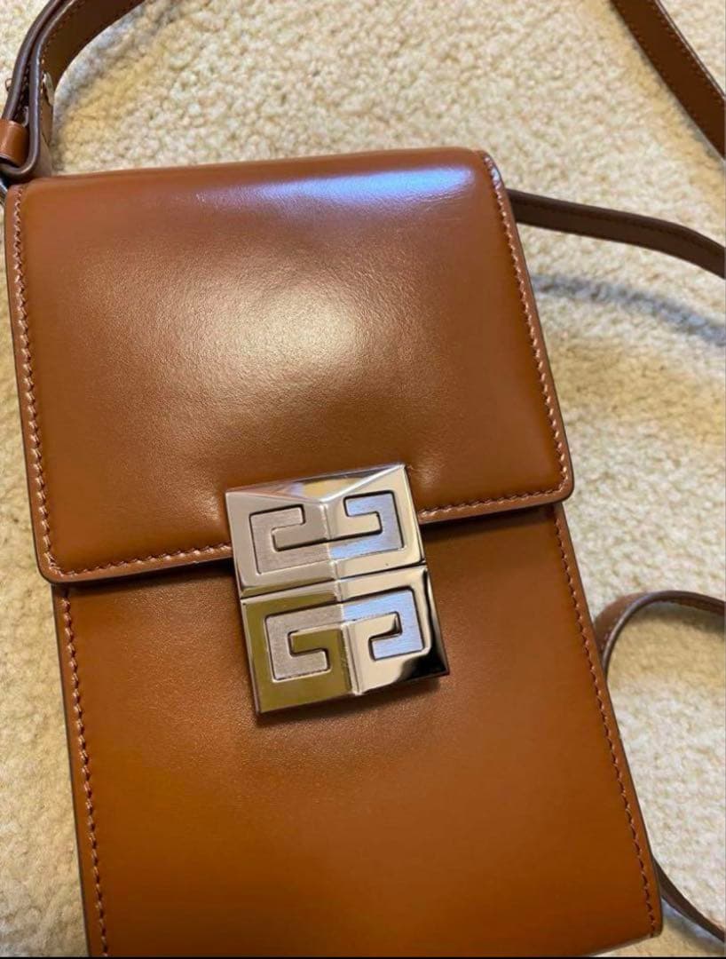 ロビン　GIVENCHY スマホショルダーバッグ ブラウン