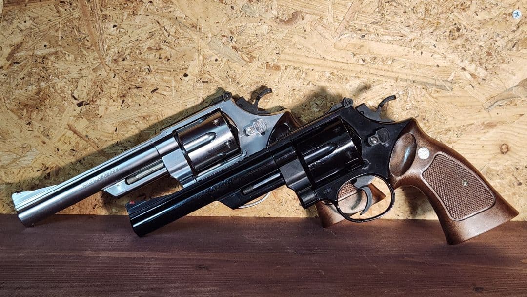 く*じ様 マルシン　ガスガン　旧型　S&W　M29　6インチ　黒銀2挺セット　金