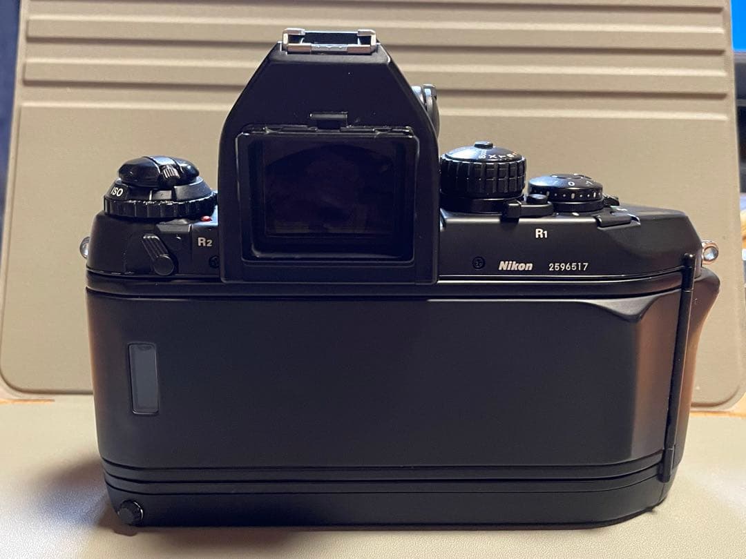 Nikon F4 一眼レフフィルムカメラ アクションファインダー付き