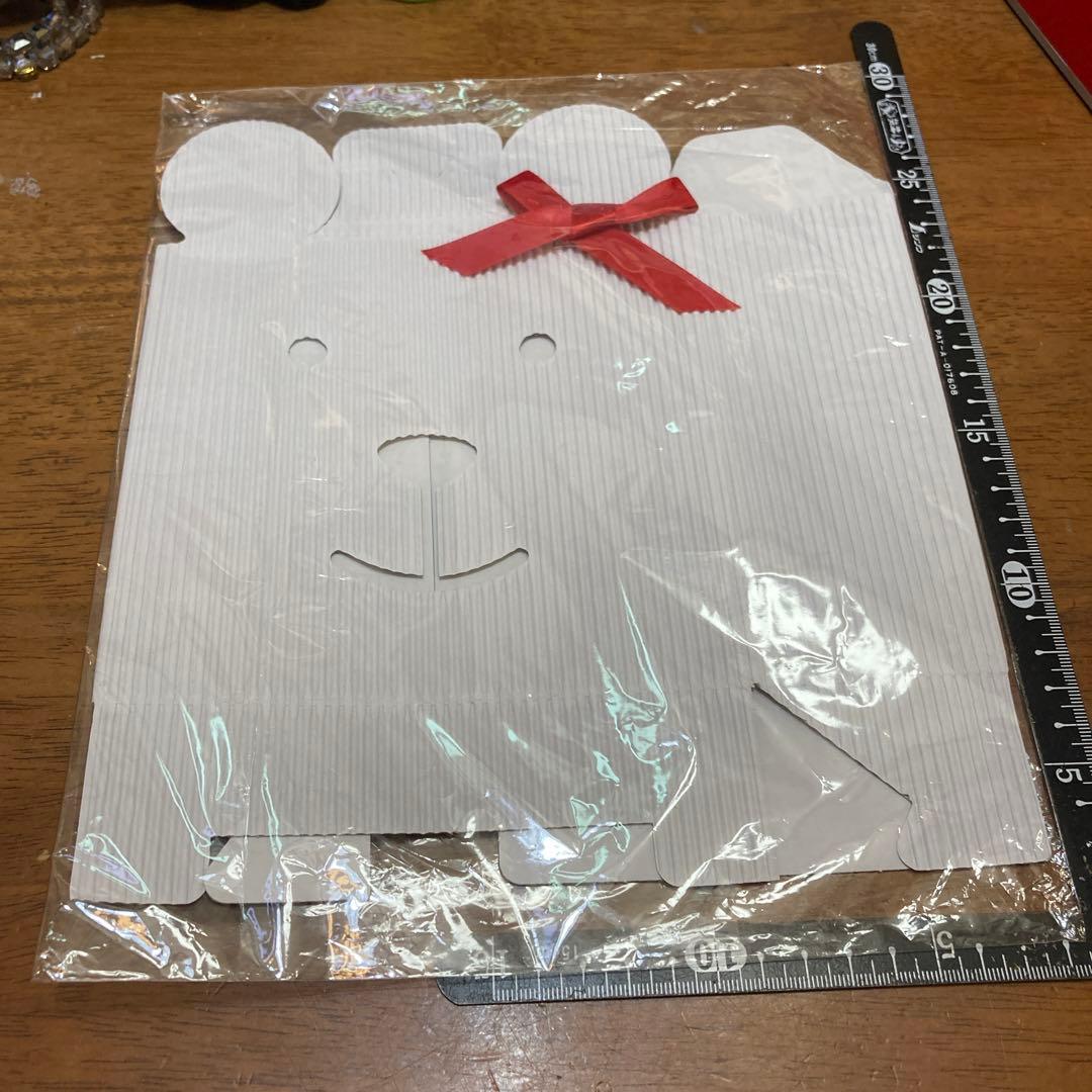 ギフトボックスくまさん、赤いリボン、新品未使用