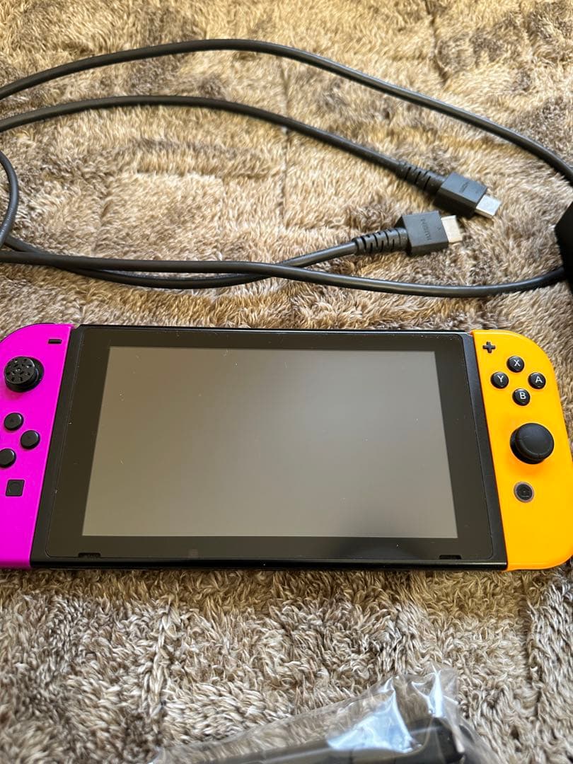 Nintendo Switch 本体 ピンクと黄色のJoy-Con