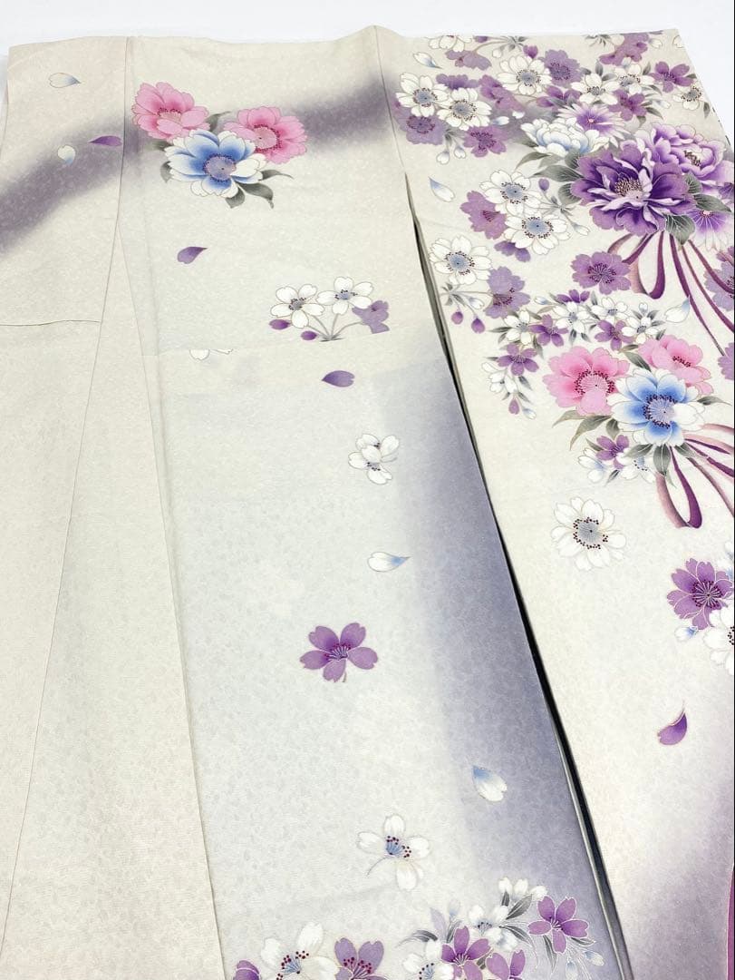 メーカー品振袖 豪華 ラメ刺繍 金彩 銀彩 紋意匠 身丈cm 撥水加工済