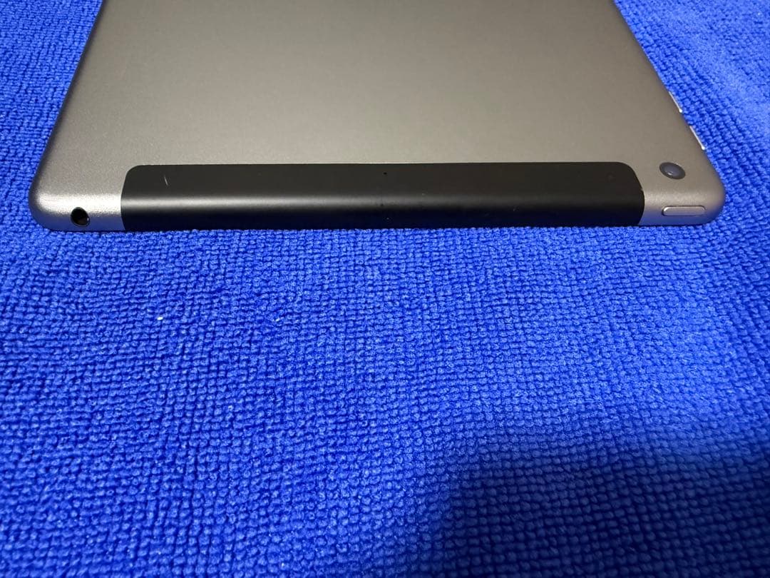 【値下げしました】iPad (第6世代) Cellular SIMフリー