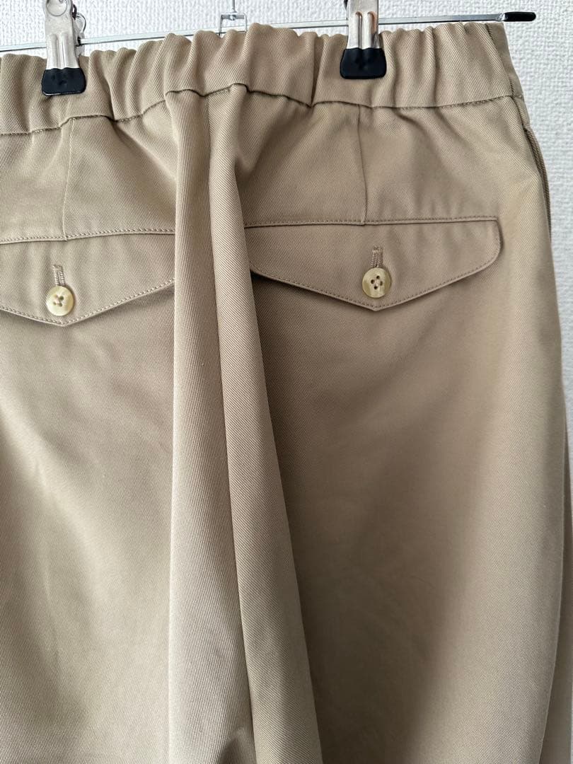 nala 2025 コクーンチノパンツ　ベージュ