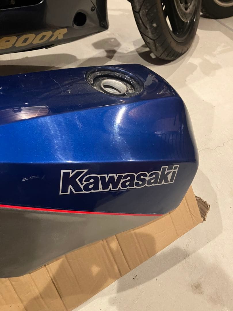 t*u様 gpz900r A9 Kawasaki バイク タンク 青 銀