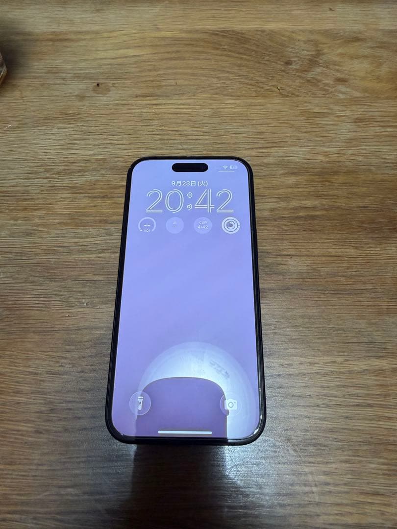 美品 Apple iPhone 15 256GBブラック　SIMフリー