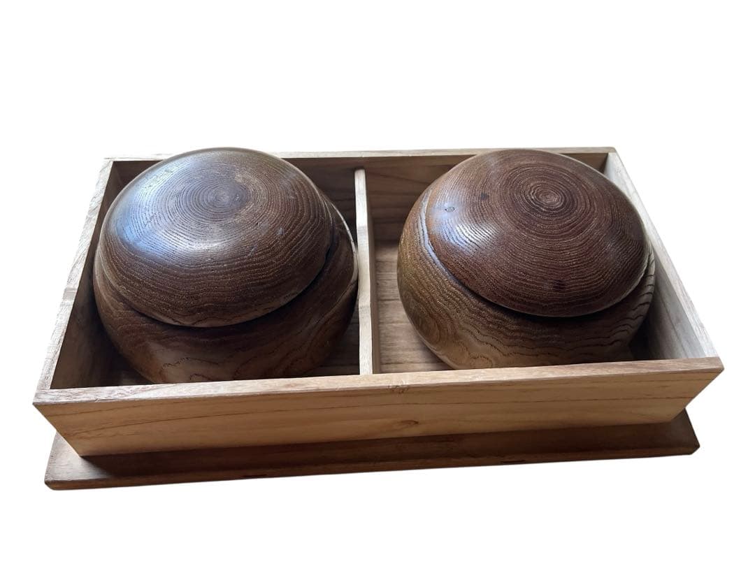 松寿製 本榧　脚付碁盤 　碁石セット（蛤178個＋那智黒180個＋碁笥）