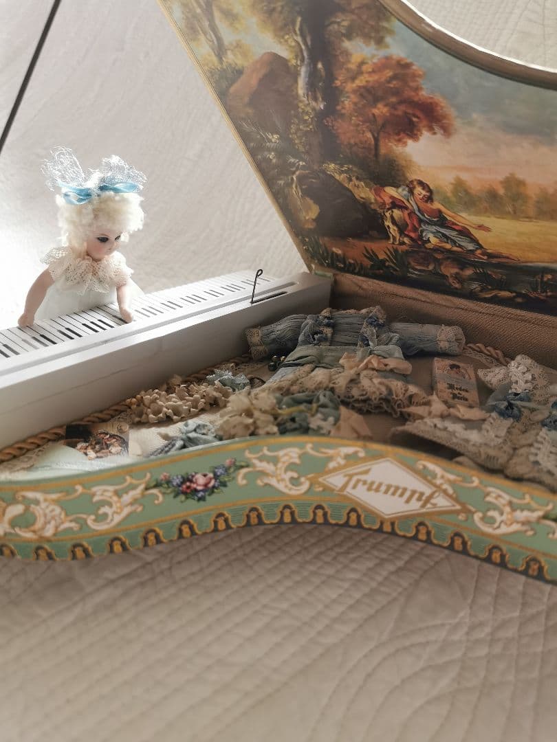 アンティーク ビスクドール ピアノ型オルゴール♬ クローゼットプレゼンテーション