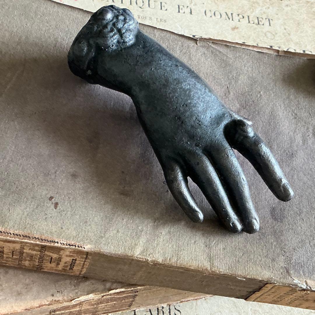 １９世紀　フランスアンティーク　ハンドモチーフ　ペーパーウェイト　アイアン鋳物