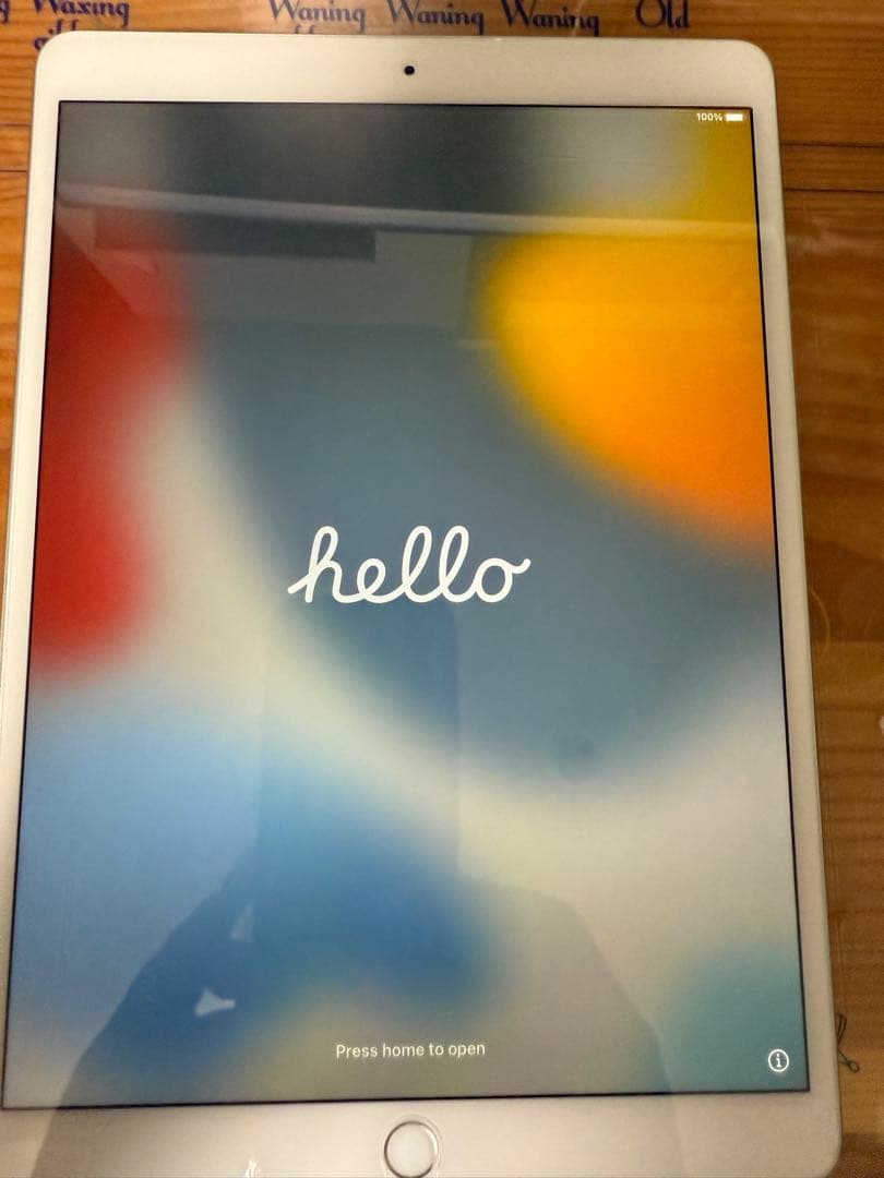 Apple iPad Air Wi-Fi 64GB シルバー MUUK2J/A