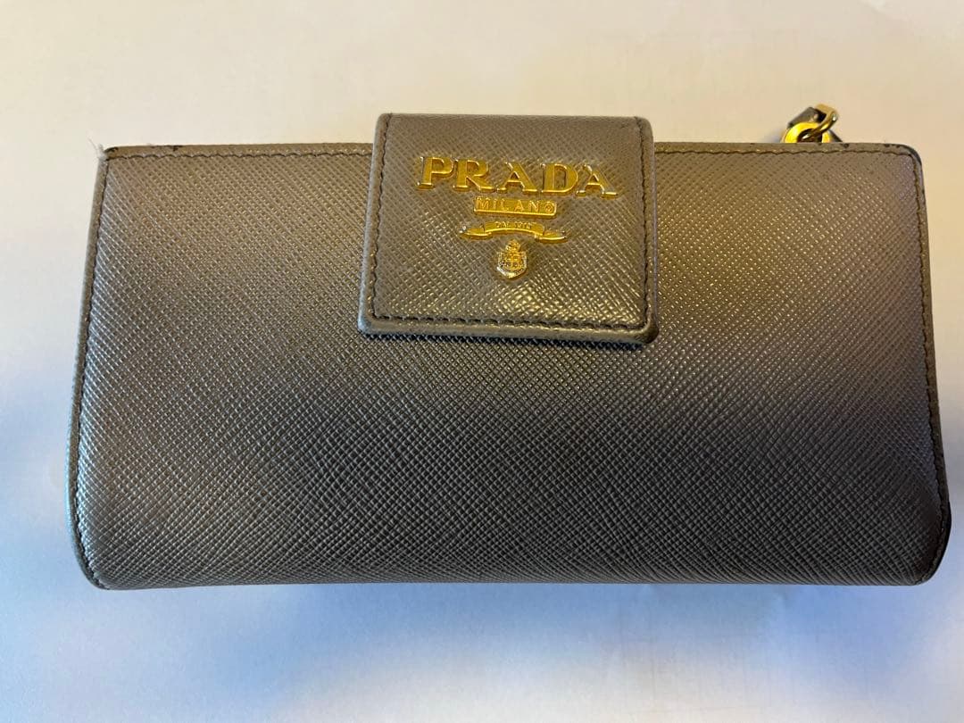 PRADA 財布