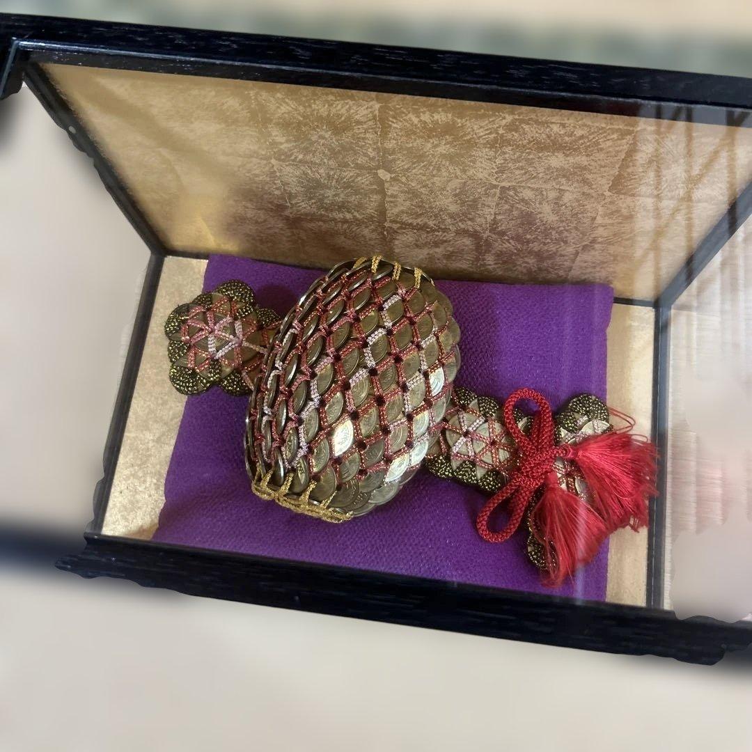 5円玉で作製された打ち出の小槌　ケース付き