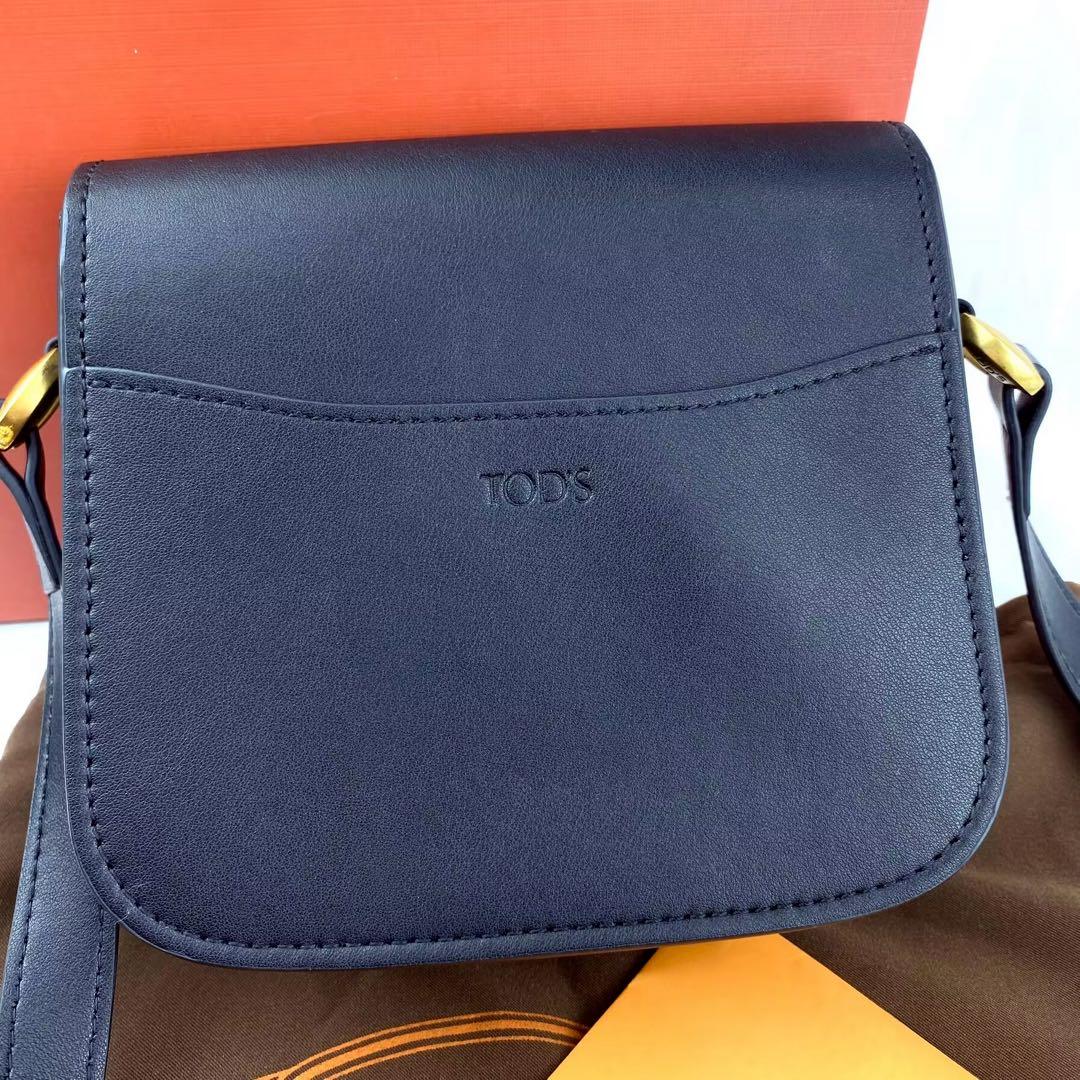 美品TOD'S ブラックレザー ショルダーバッグ