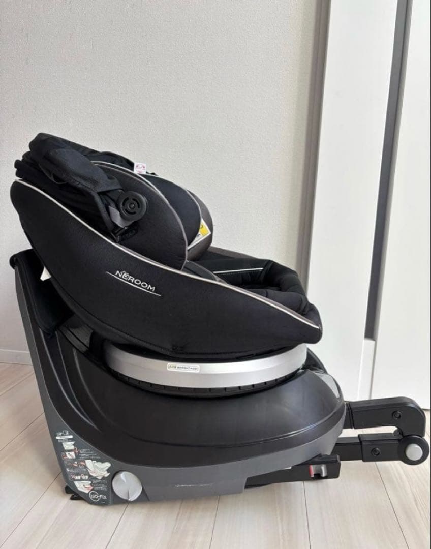 美品　コンビ　ネルーム　ISOFIX エッグショック NF-700