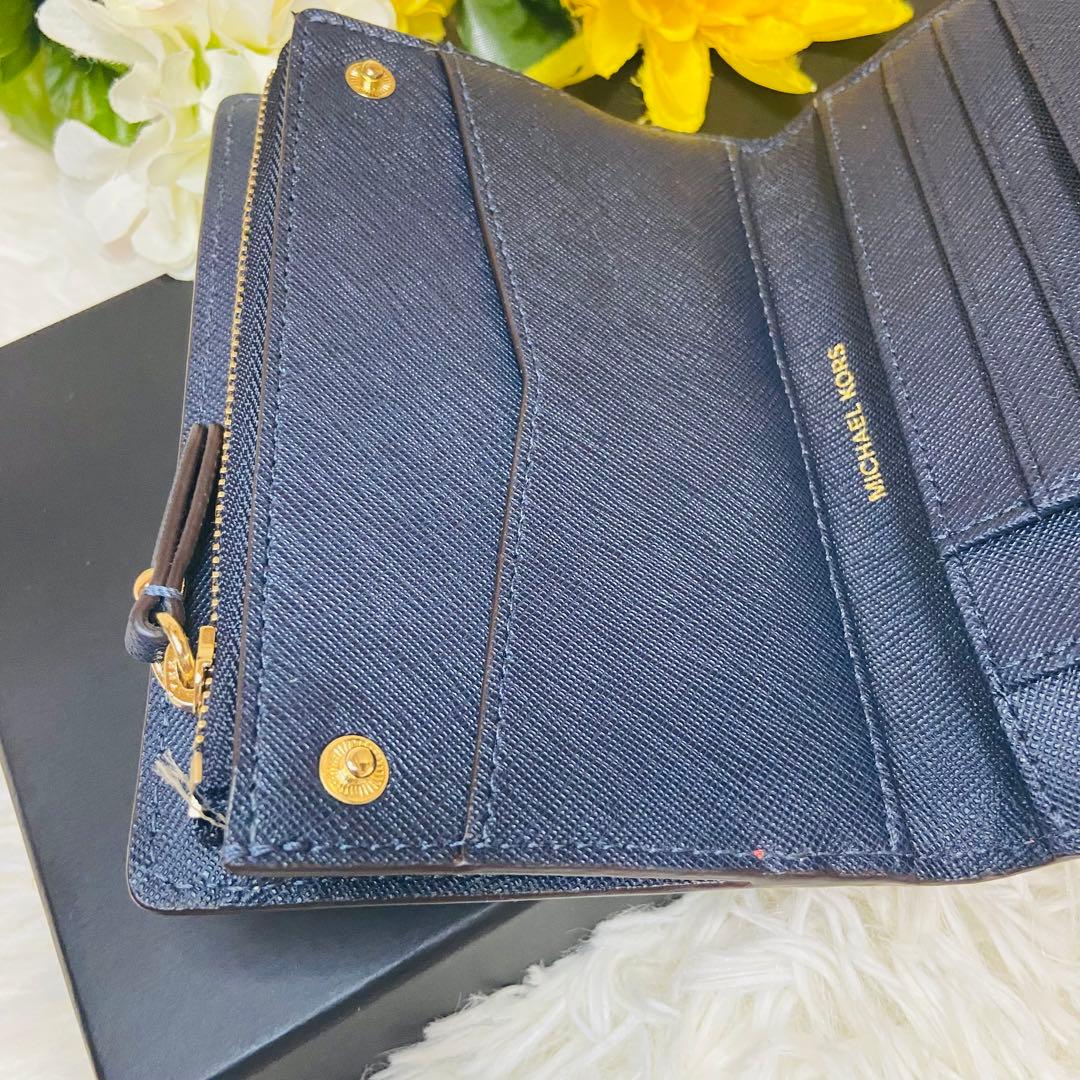 新品✨MICHAEL KORS✨マイケルコース✨花柄✨財布✨レディース✨二つ折り