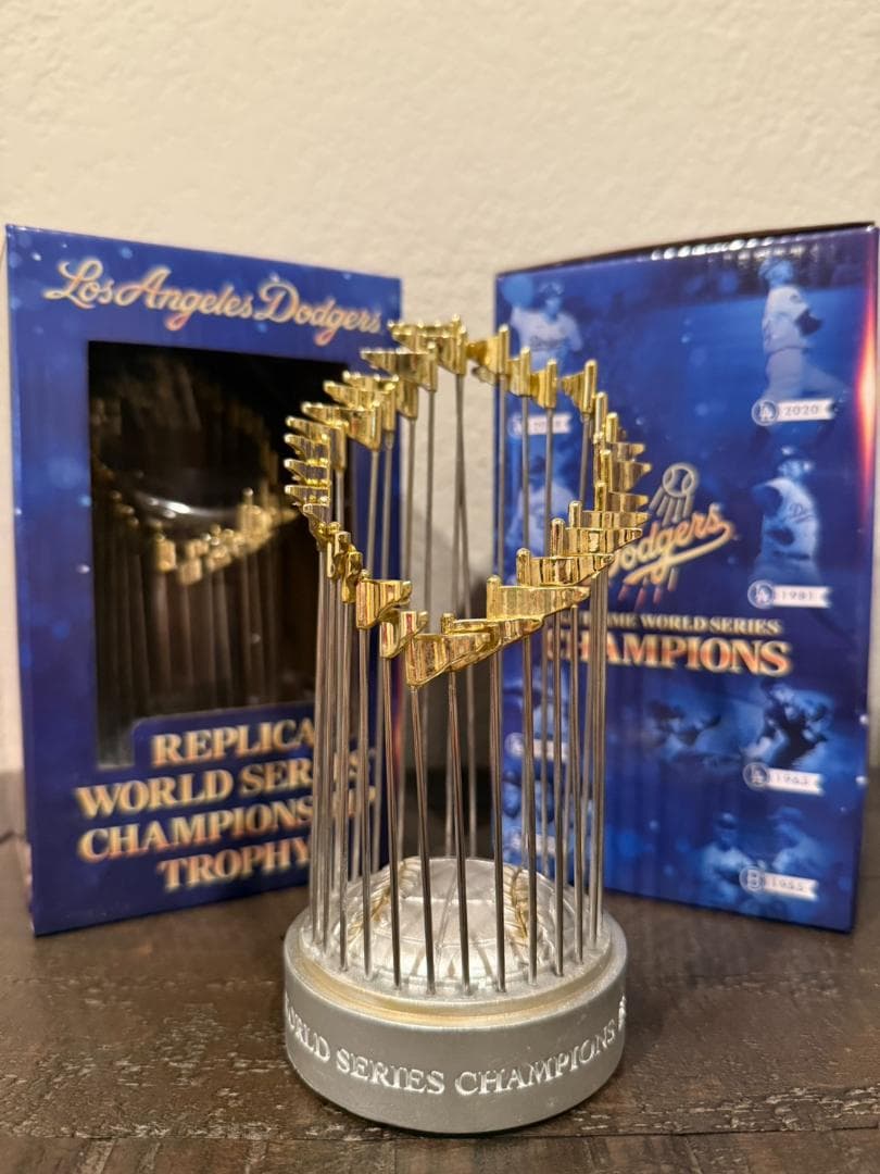 【非売品・限定品】LA Dodgers2024ワールドシリーズレプリカトロフィー