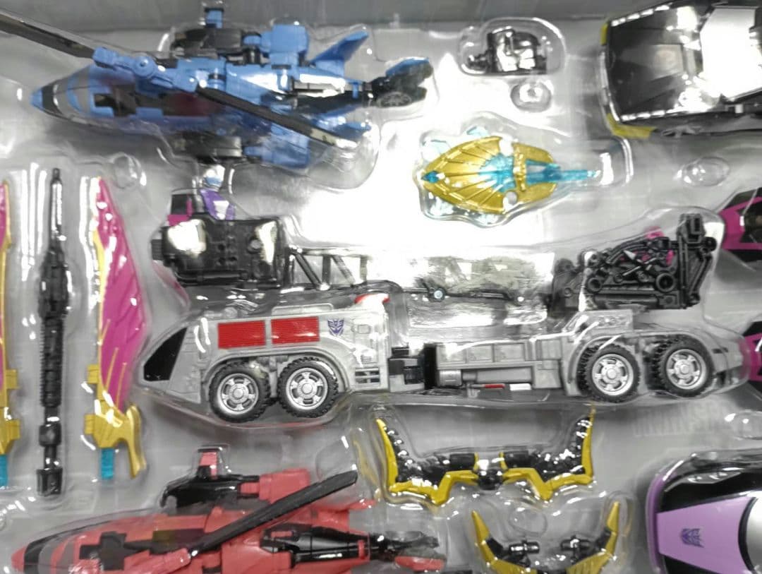 超激レア!中古品トランスフォーマー ウーマンデストロン合体女兵士メガトロニア