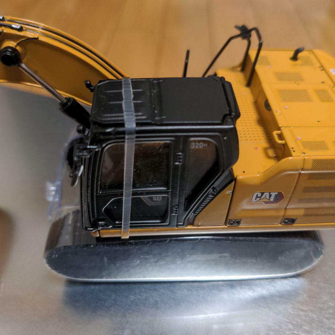3月16日までの大セール　新品未開封でした　 CAT　ユンボ模型