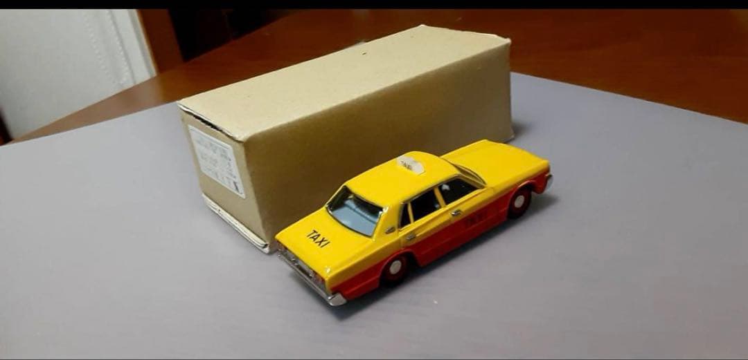 アンチモニー　トヨタ　クラウン　MS80 タクシー　カタログモデル　1/43