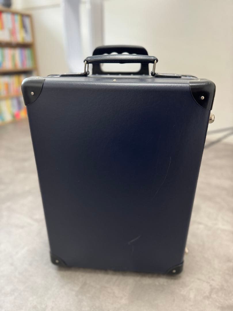 グローブトロッターGLOBE TROTTER オリジナル　スーツケース　ネイビー