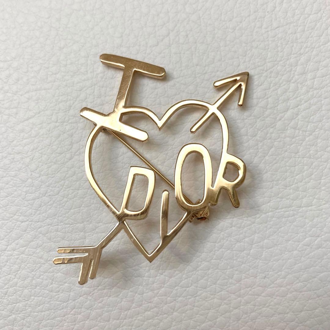 【ばーこ】Dior　アイラブディオール ハートアンドアロー ブローチ