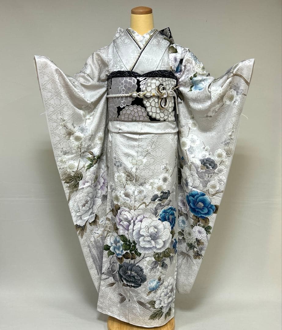 シックなくすみ系グレーの椿と牡丹の振袖フルセット