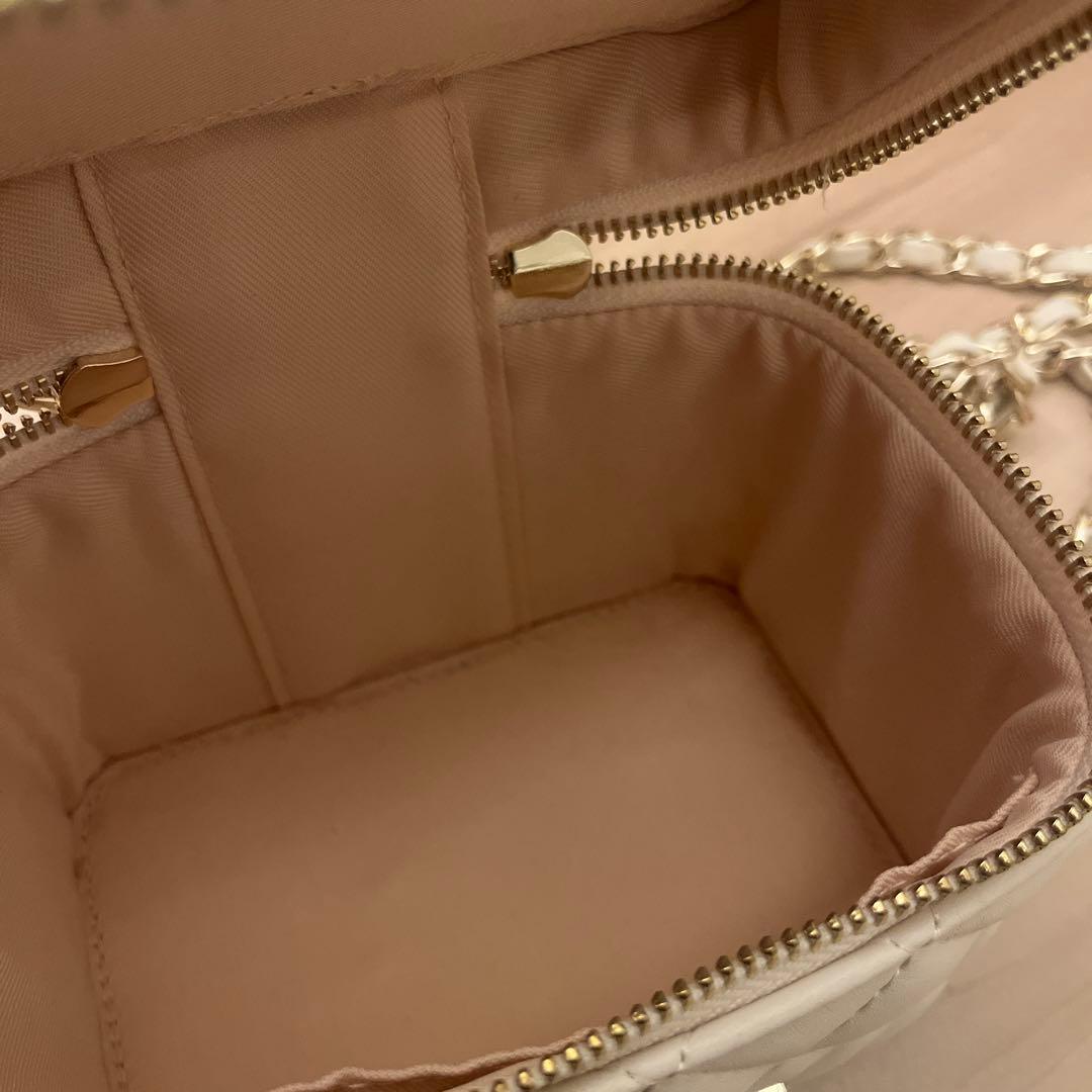 Darich キルティング バニティ バッグ ホワイト　ゴールドパーツ