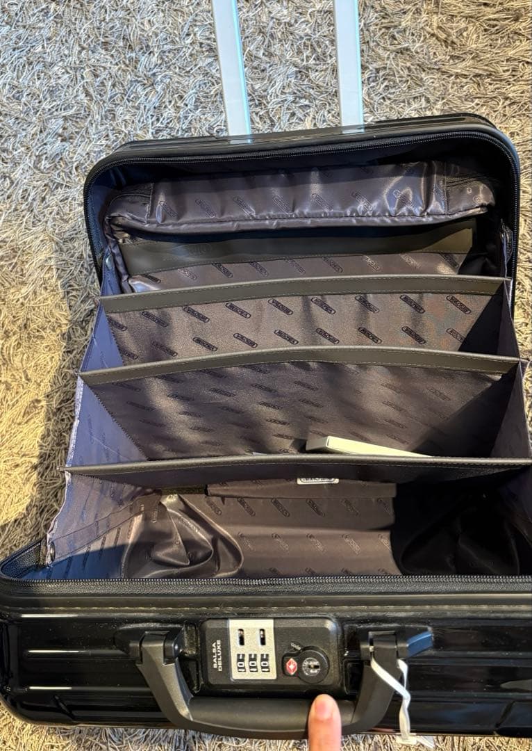 RIMOWA リモア サルサ デラックス ブラック 1〜3泊向けスーツケース