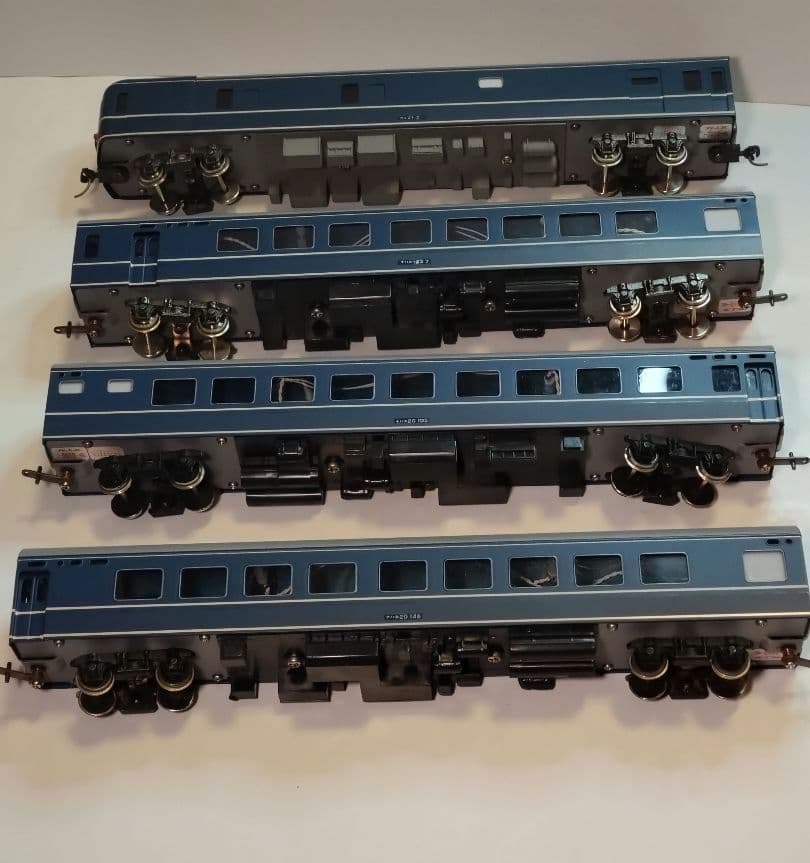 ＨＯゲージ　ブルートレイン客車　７両セット