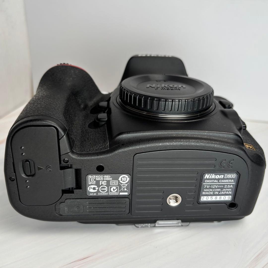 【新品同様】Nikon D800 《ショット数2233回・バッテリー劣化度0》