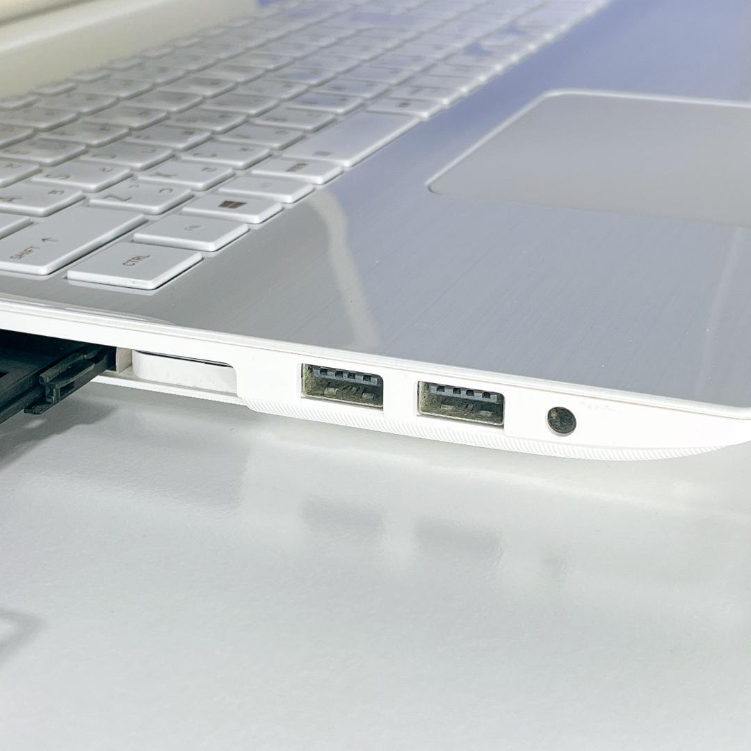 すぐ使える！Windows11✨快適SSD✨東芝白ノートパソコンカメラ付 薄型