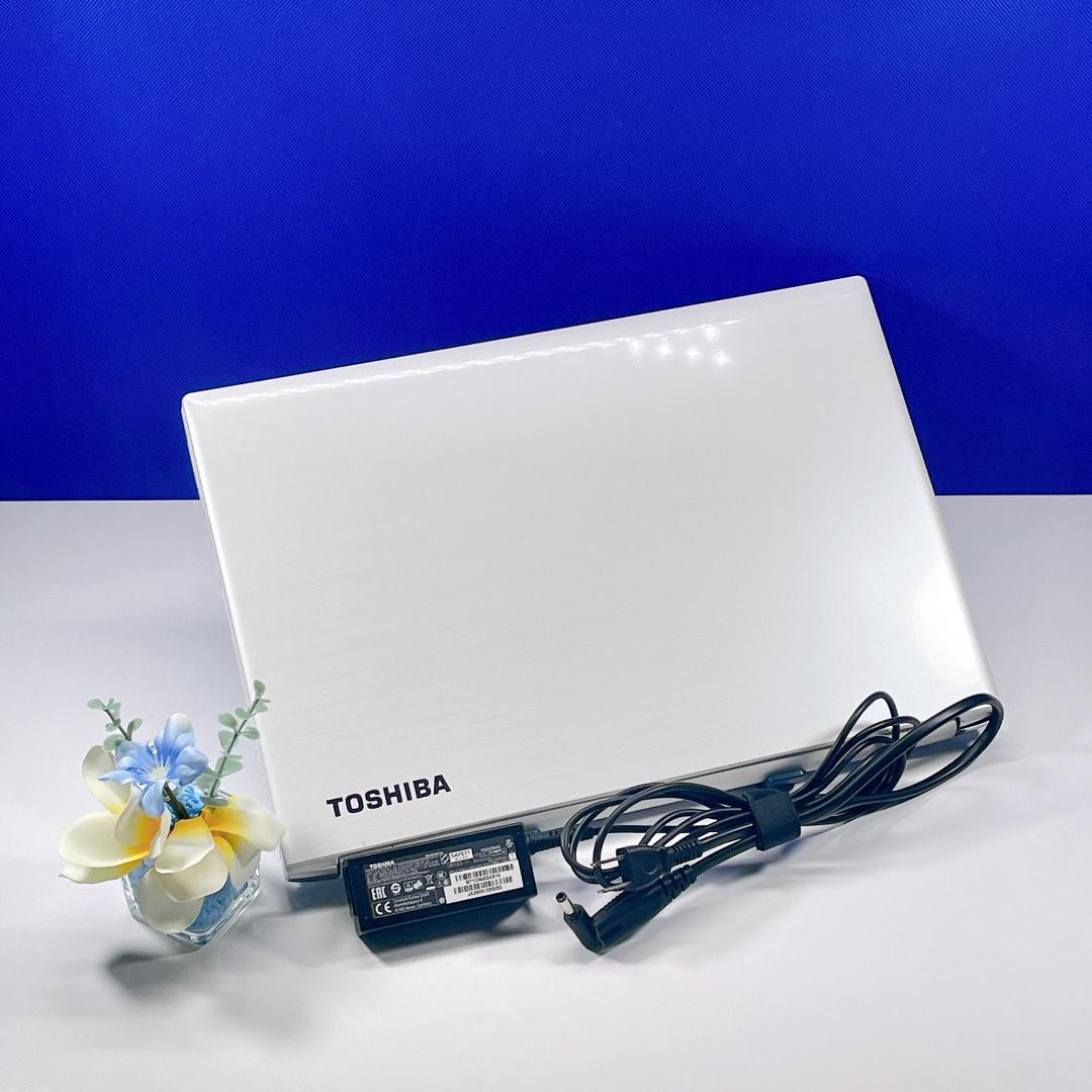 すぐ使える！Windows11✨快適SSD✨東芝白ノートパソコンカメラ付 薄型