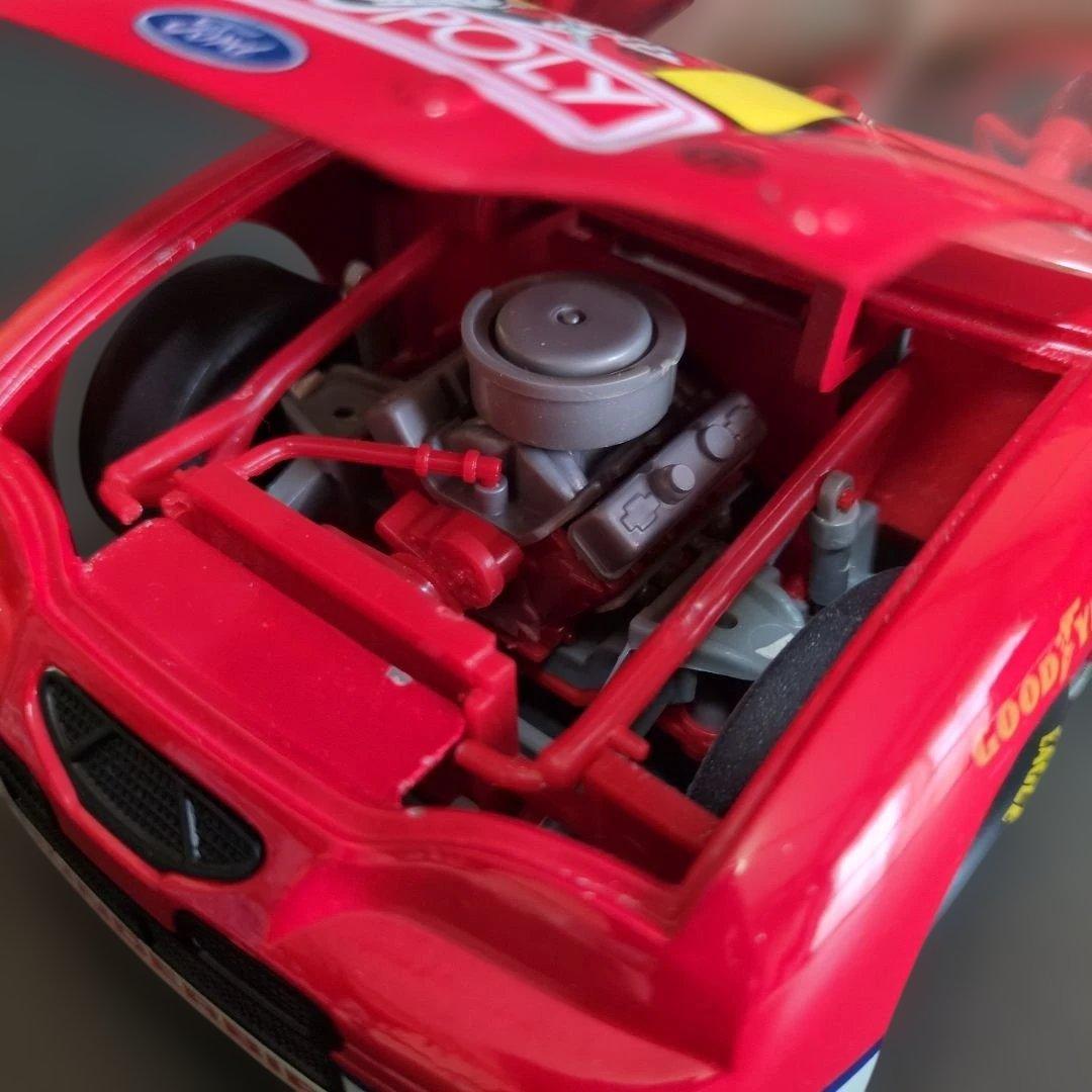 1/18ミニカー　 NASCAR FORD THUNDERBIRD#94