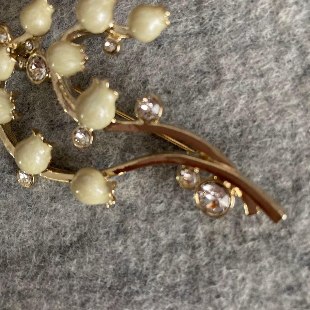 未使用アンテプリマ　スズラン花ブローチ