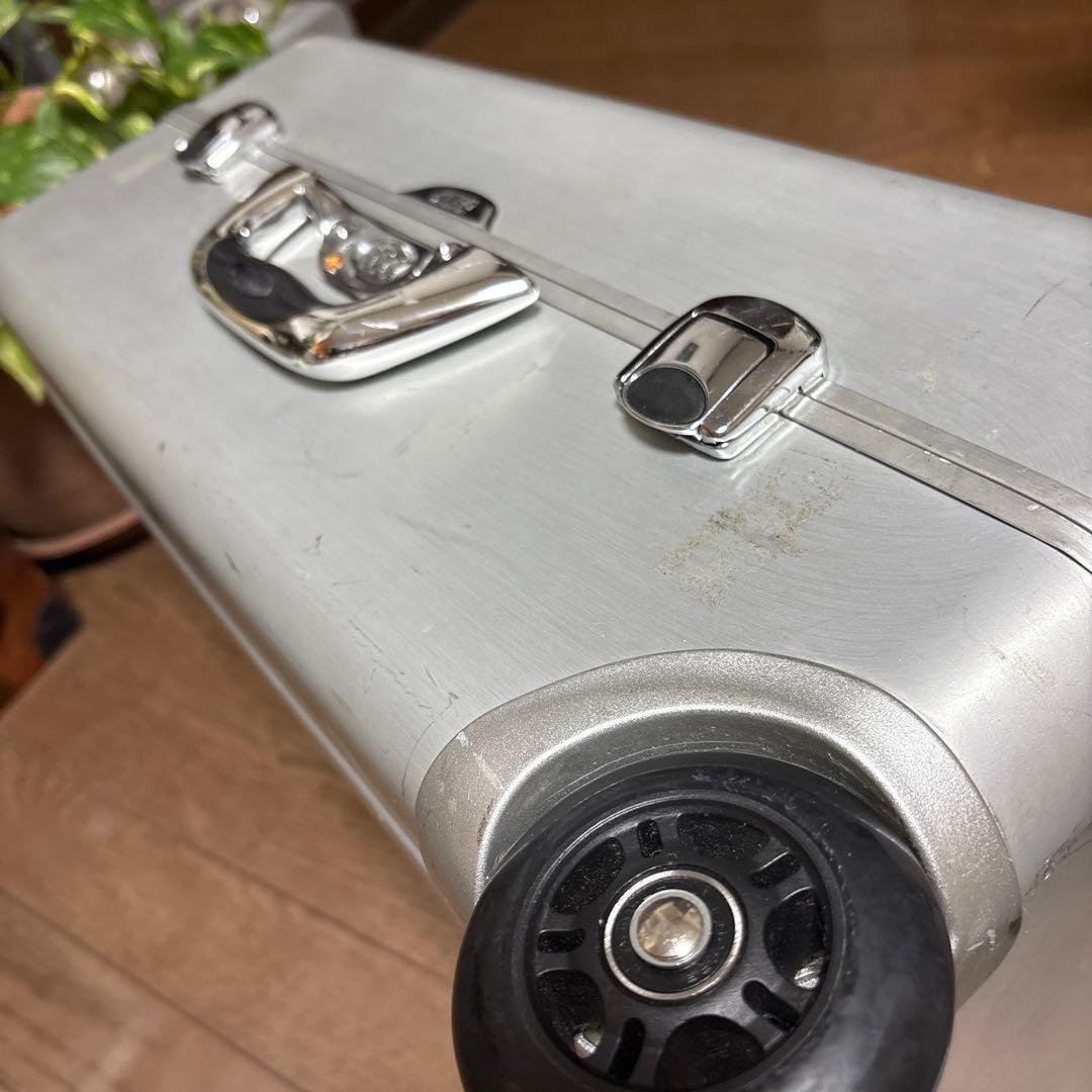 専用品　稀少品【レアな女性用】機内持込可ゼロハリバートン　アルミ製キャリーケース