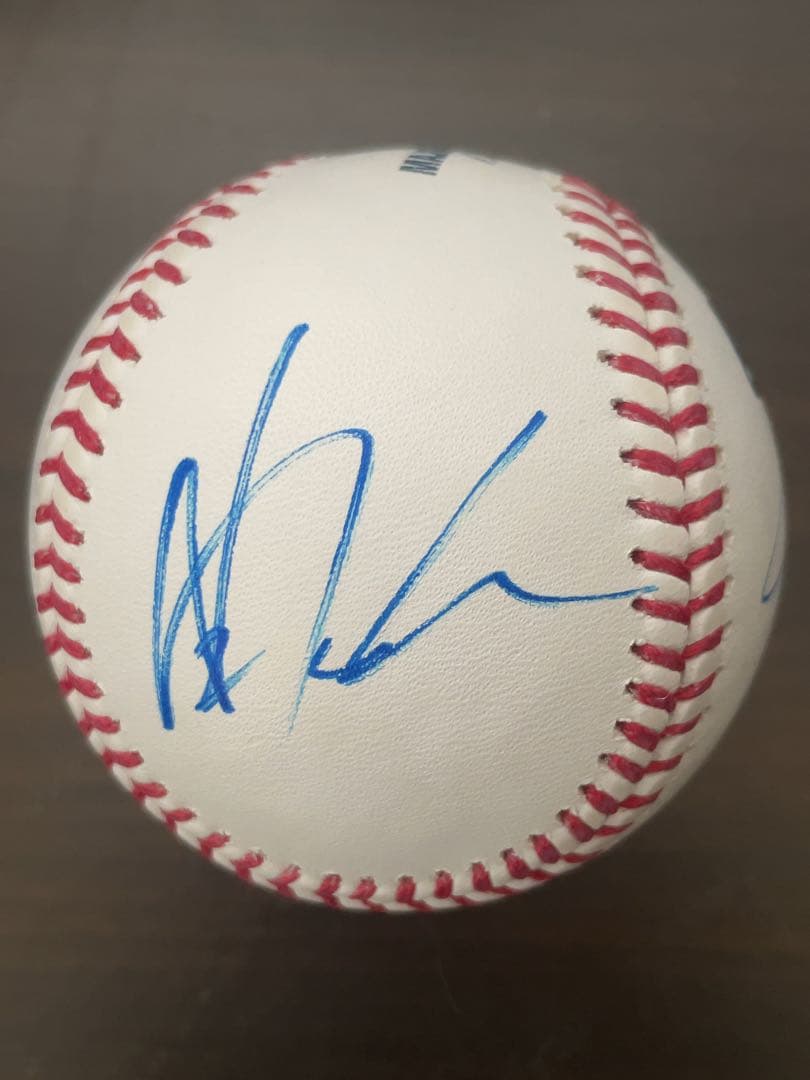 大谷翔平、山本由伸、佐々木朗希　トリプル直筆サインボール