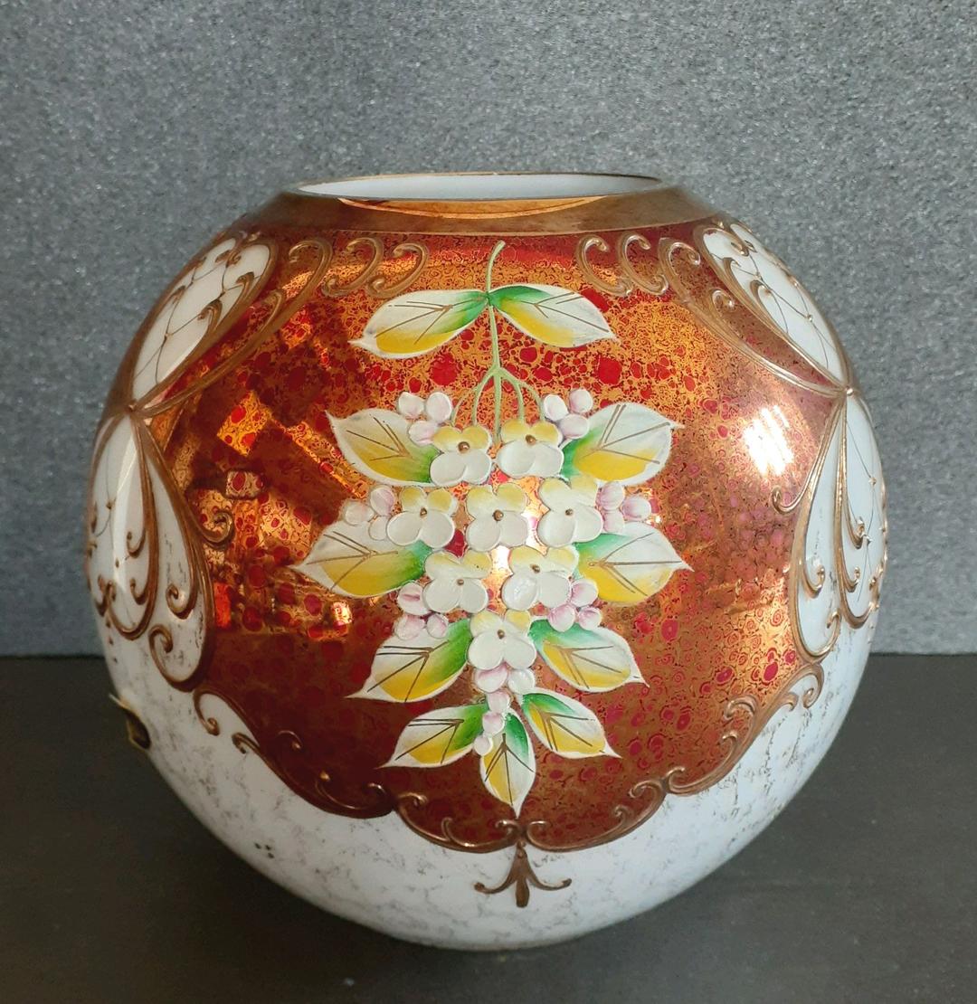 BOHEMIA GLASS　ボヘミアガラス　盛金彩　陽刻藤の花図　花瓶　オブジェ