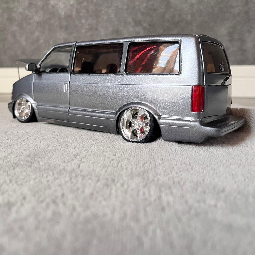 2001 CHEVROLET ASTRO　シボレー　アストロ　フレーム着地　改造