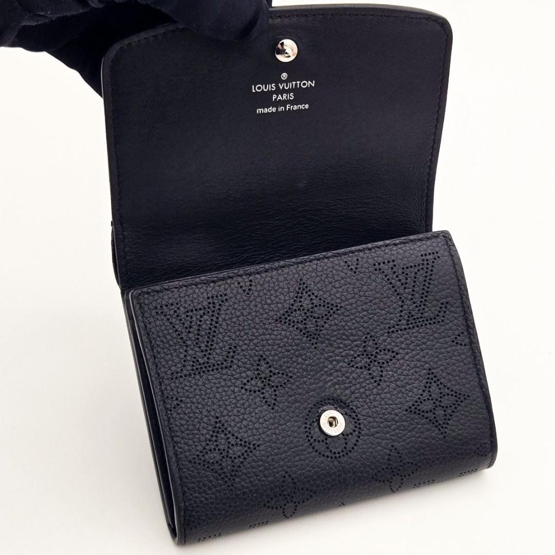 るん ルイヴィトン 財布 イリス コンパクト マヒナ ブラック A707