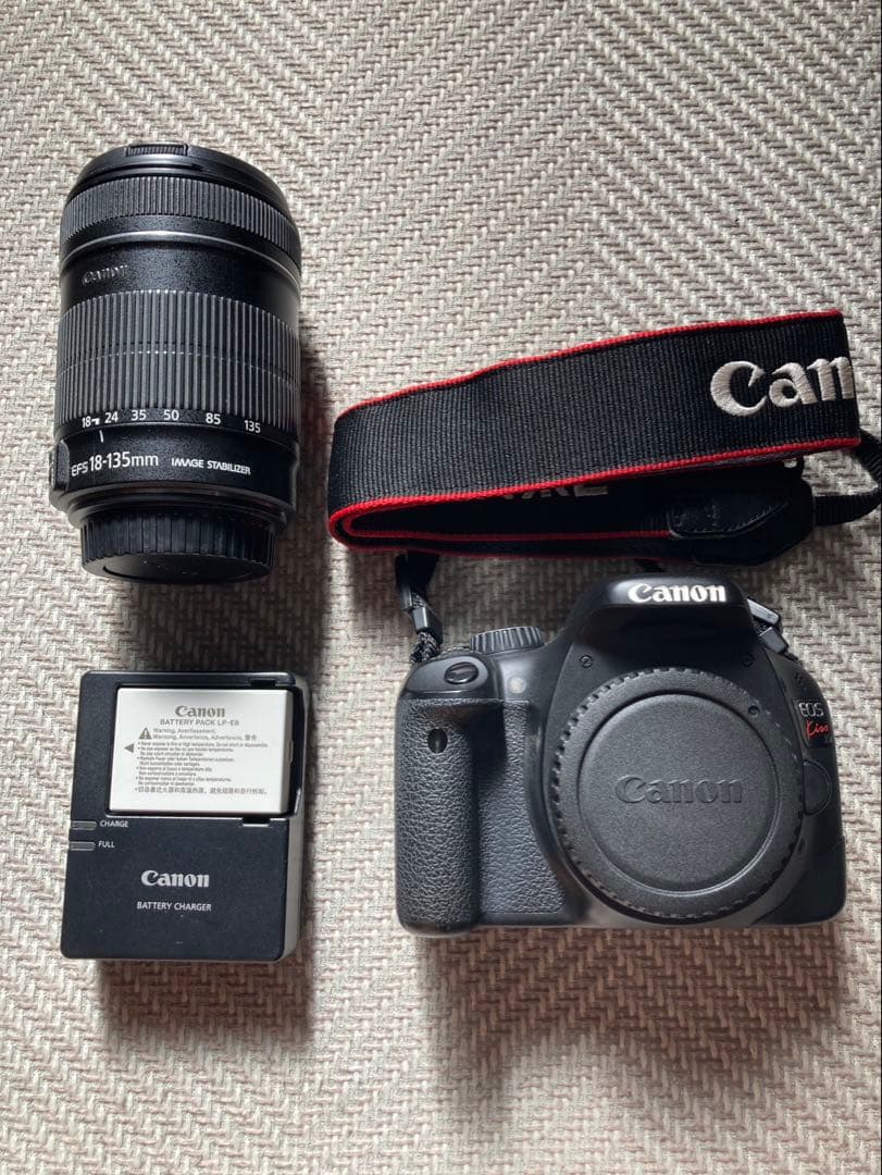 フィルムカメラ Canon EOS Kiss X4 EF-S 18-135mm