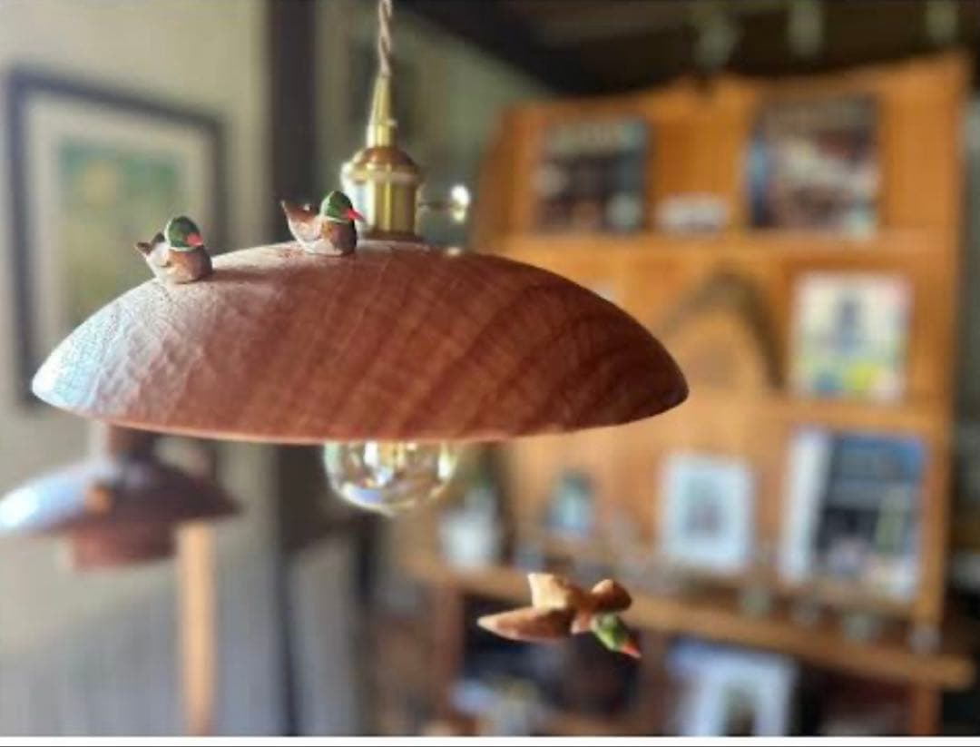 作家　 木製ペンダントライト 小鳥の装飾　工房はーべすと　鳥